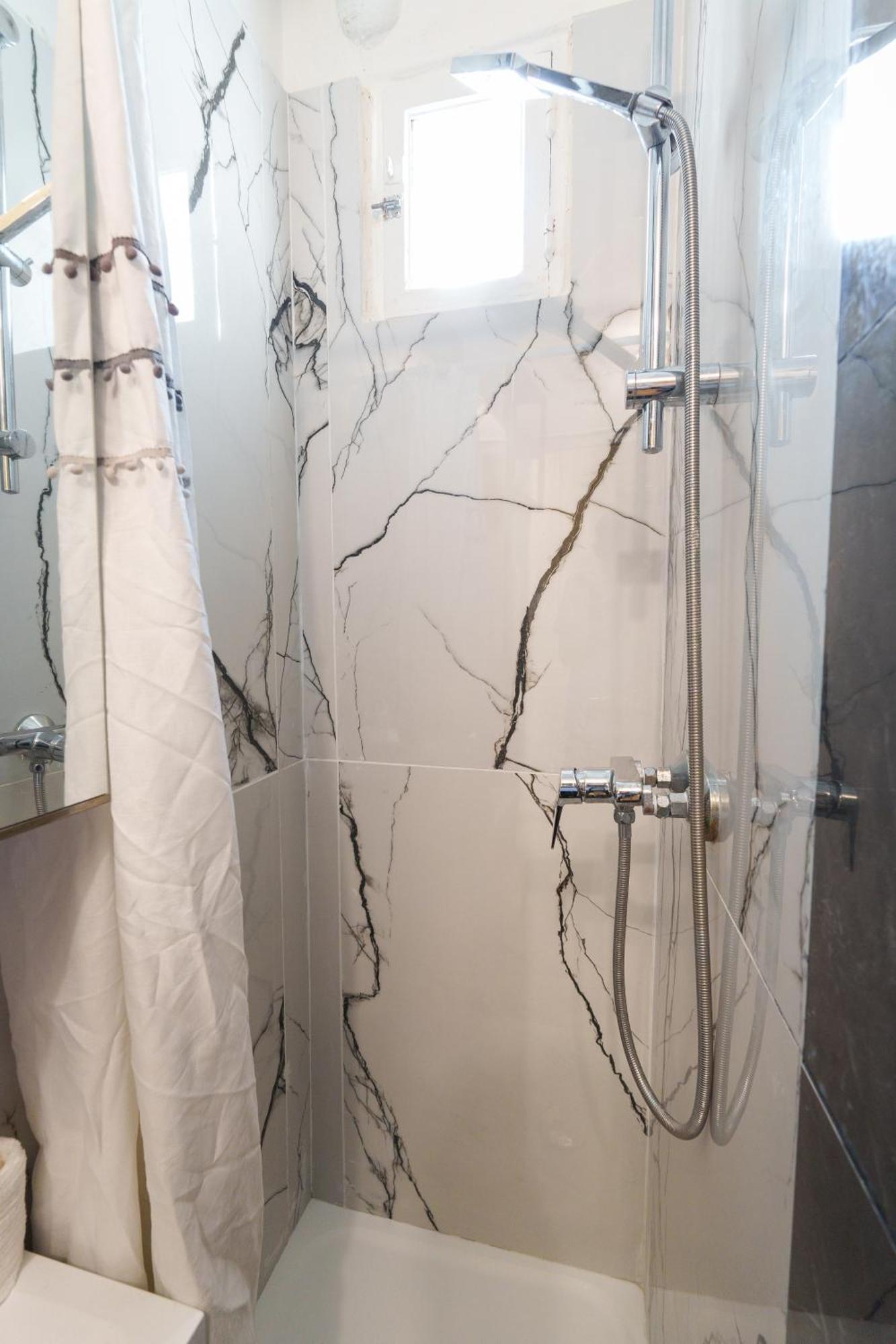 Le Marais Cosy-Comfy Appartment パリ エクステリア 写真